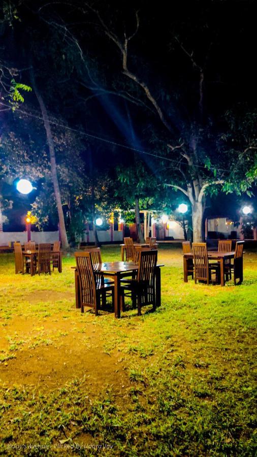 Jay'S Avenue Hotel อุดาวาลาเว ภายนอก รูปภาพ