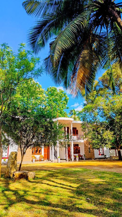 Jay'S Avenue Hotel อุดาวาลาเว ภายนอก รูปภาพ
