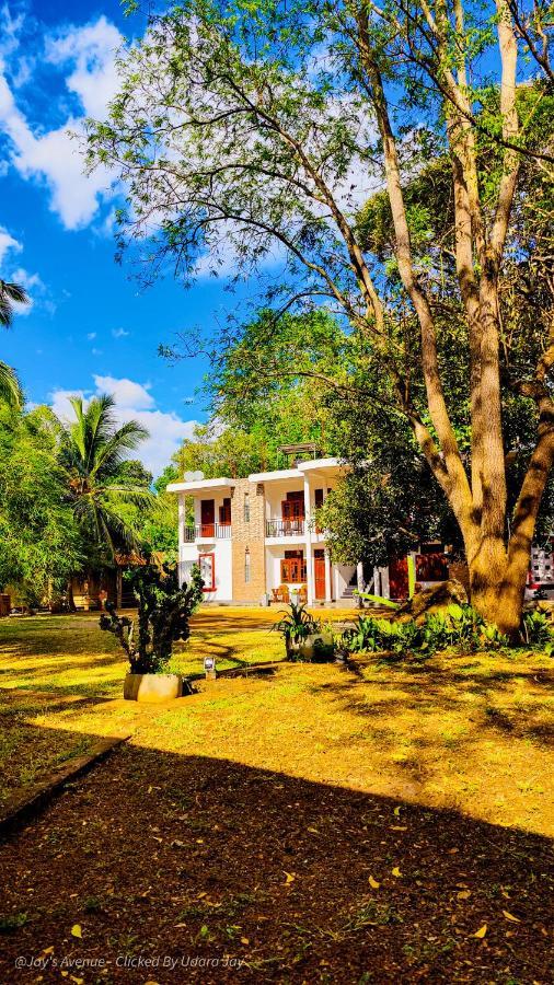 Jay'S Avenue Hotel อุดาวาลาเว ภายนอก รูปภาพ