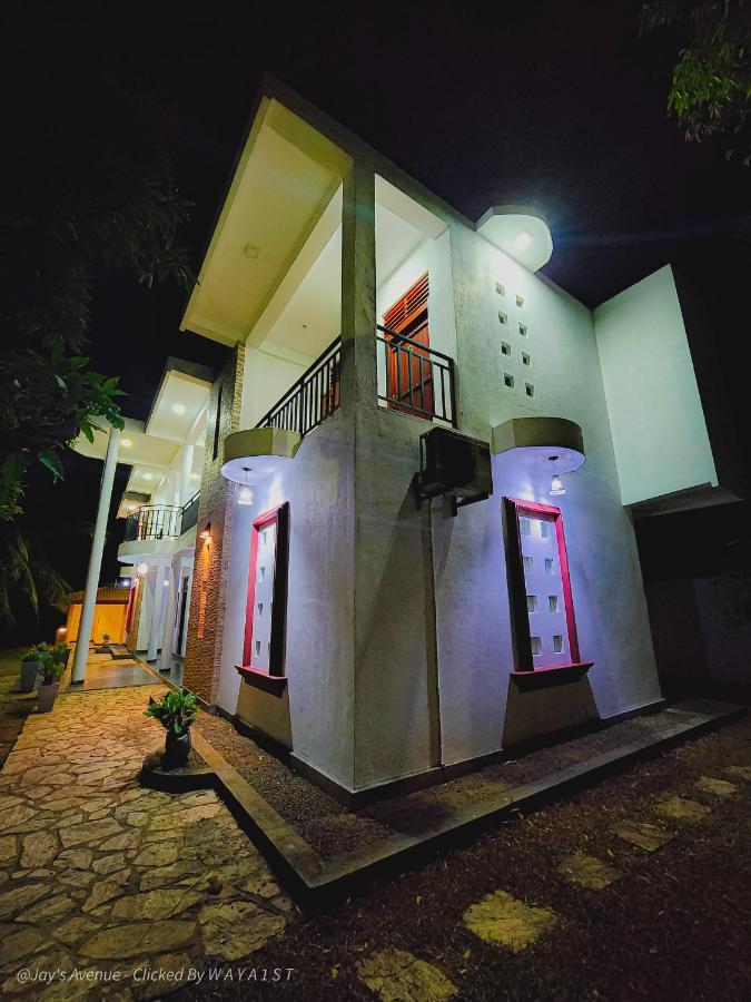 Jay'S Avenue Hotel อุดาวาลาเว ภายนอก รูปภาพ