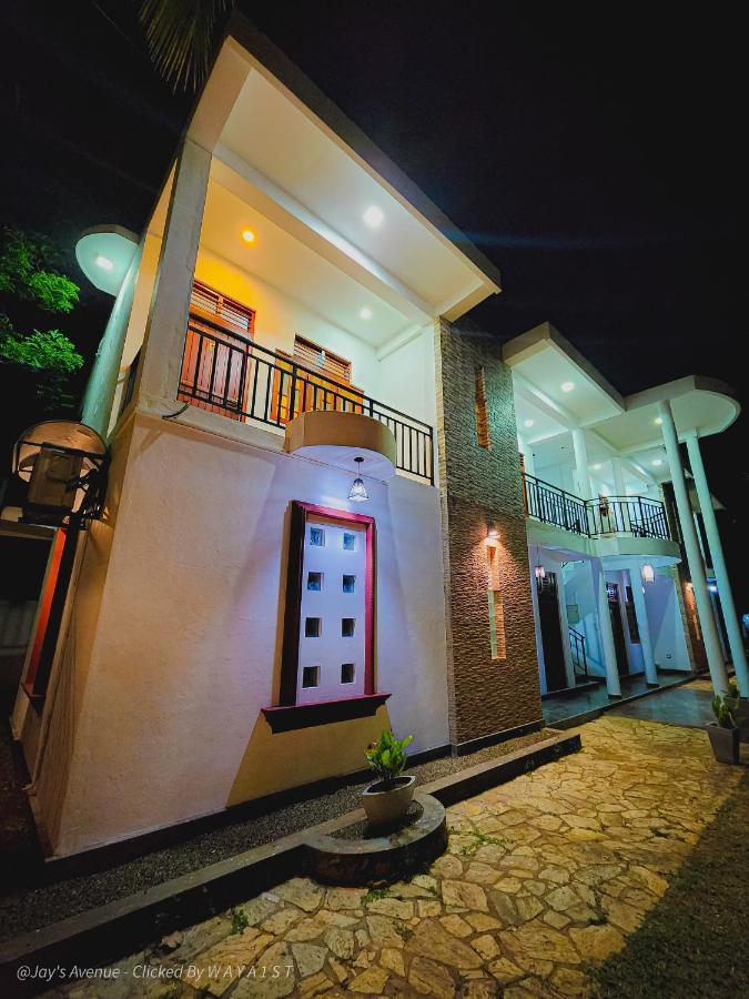 Jay'S Avenue Hotel อุดาวาลาเว ภายนอก รูปภาพ