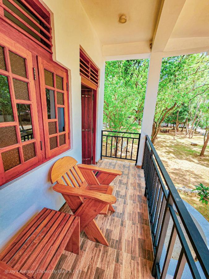 Jay'S Avenue Hotel อุดาวาลาเว ภายนอก รูปภาพ